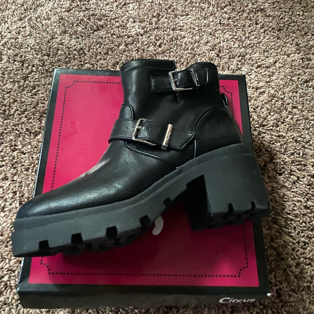 short black boot with straps